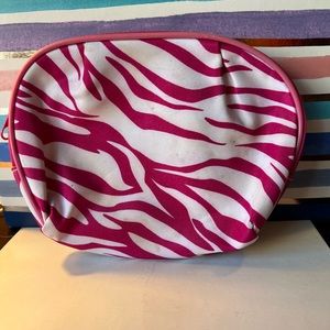 Travel makeup bag